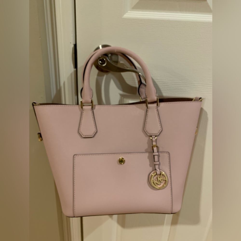 Michael Kors - Picture 1 of 13